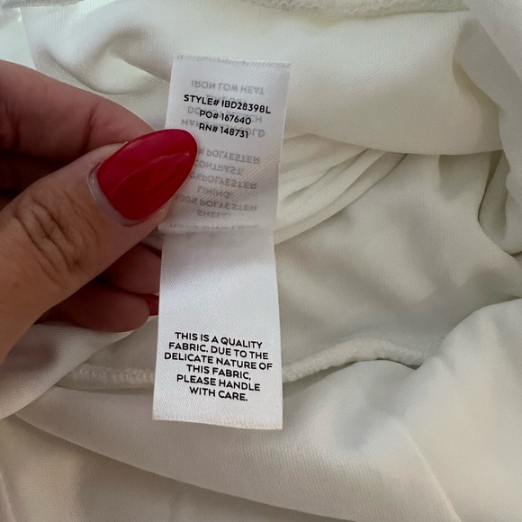 Dress - Picture 8 of 9